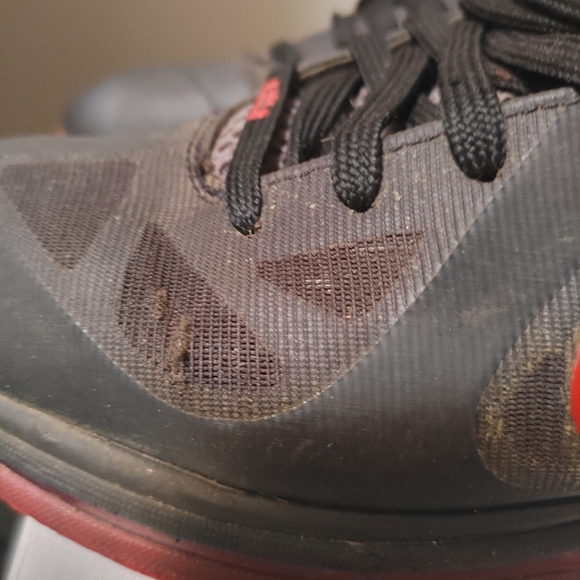 Nike LeBron 9 Low - Picture 4 of 13